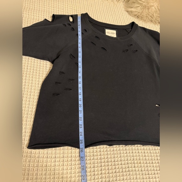 Chelsea DeBoer By Lily & Lottie Distressed Pullover Sweater Size M (#229) - Picture 11 of 11